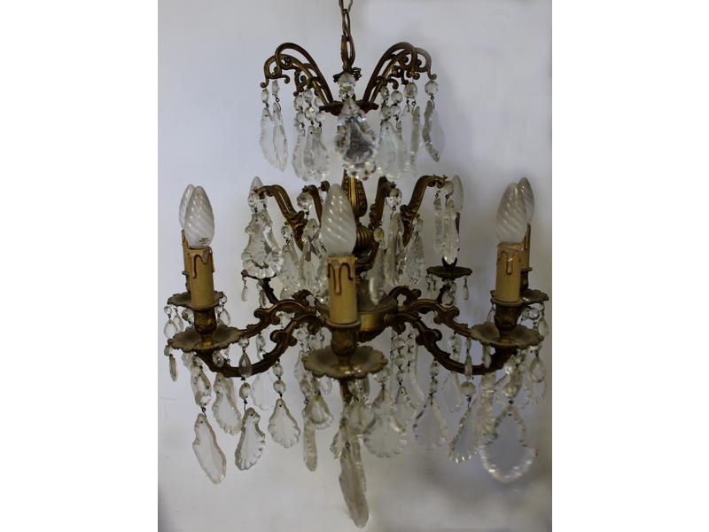 LUSTRE en bronze à huit bras de lumière et...