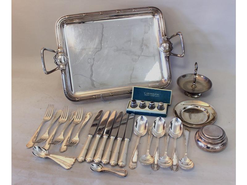 LOT DE METAL ARGENTE comprenant un plateau...