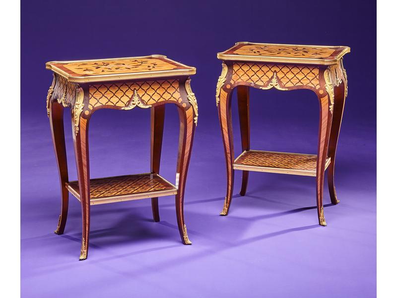 PAIRE DE PETITES TABLES rectangulaires en...