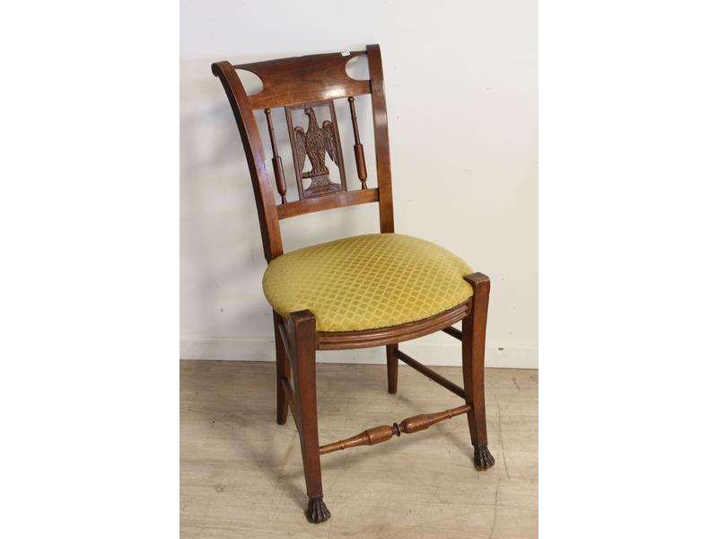 CHAISE en merisier à dossier renversé, à...
