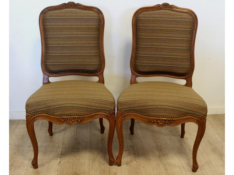 PAIRE DE CHAISES à dossier plat violonné...