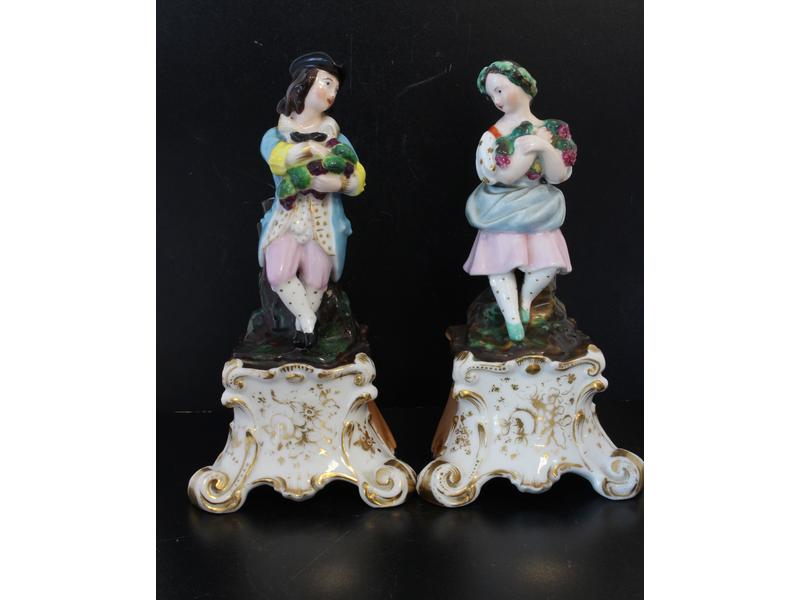 PAIRE DE PLUMIERS ou SOLIFLORES en porcelaine...