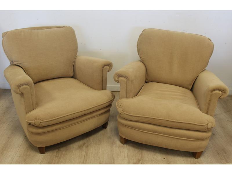 PAIRE DE FAUTEUILS CHAUFFEUSES confortables...