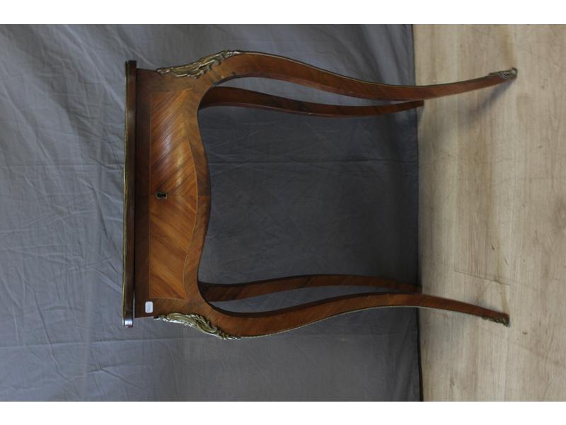 PETITE TABLE TRAVAILLEUSE en bois de placage...
