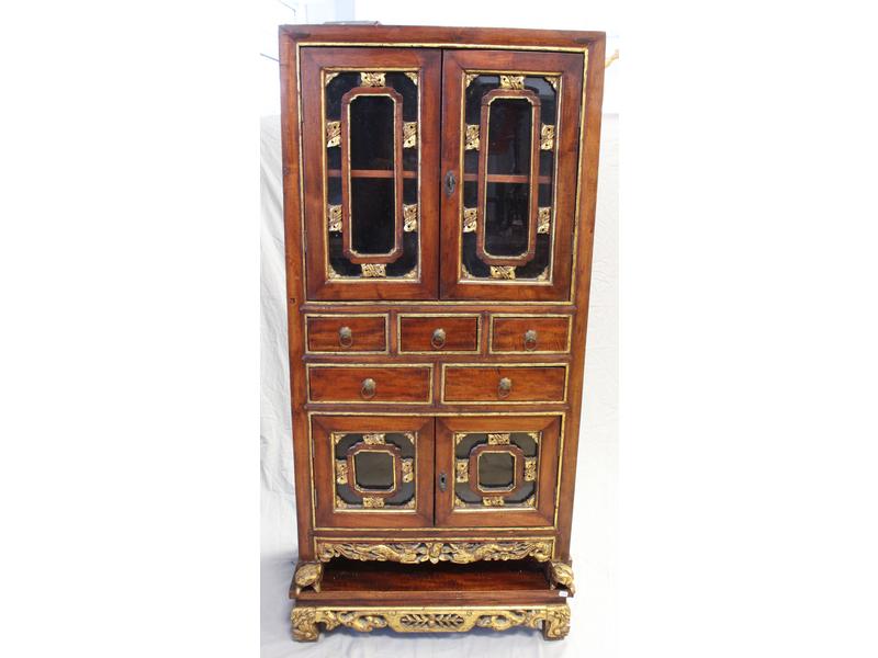 PETIT CABINET en bois teinté réhaussé or...