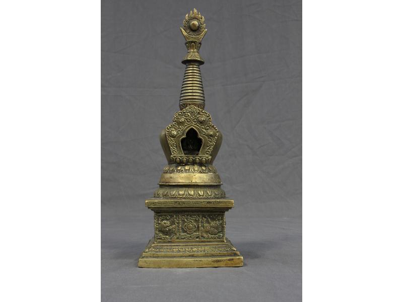 STUPA portatif en bronze, enfermant un bouddha...