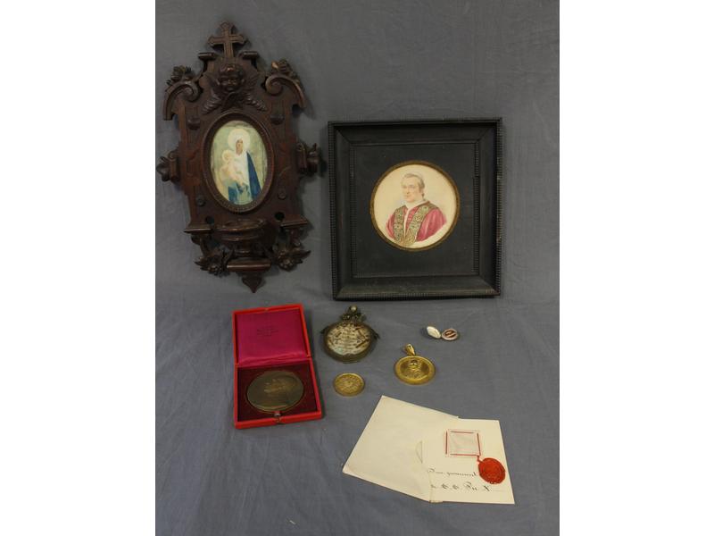 LOT DE SOUVENIRS PONTIFICAUX