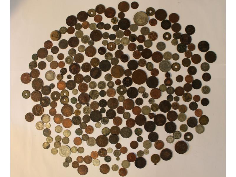 LOT DE MONNAIES ET MEDAILLES diverses époques,...