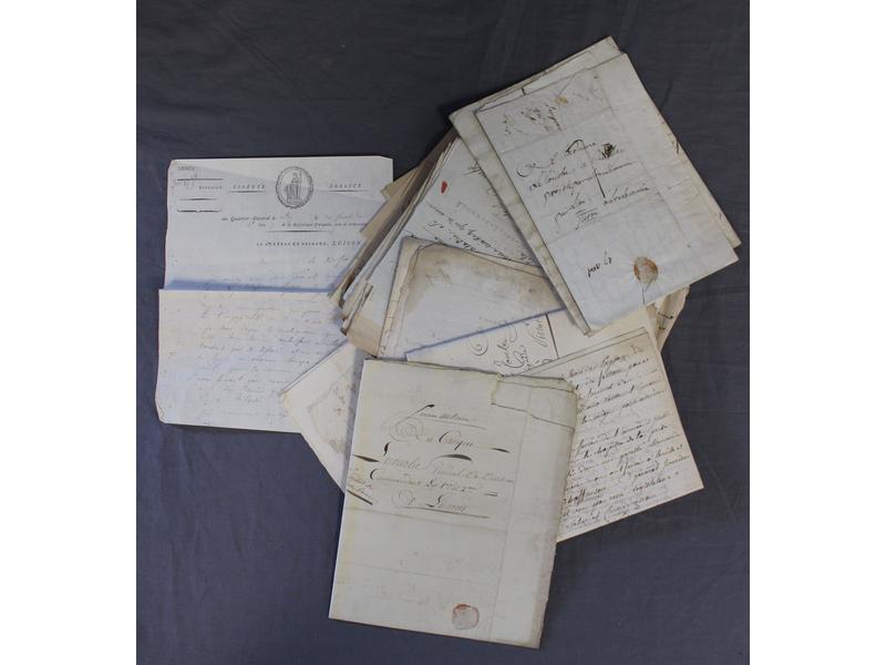 PETIT de MEURVILLE: Réunion de 35 lettres...