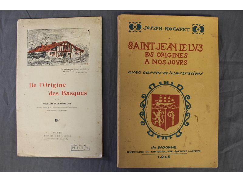 [PAYS BASQUE] - Deux vol. brochés