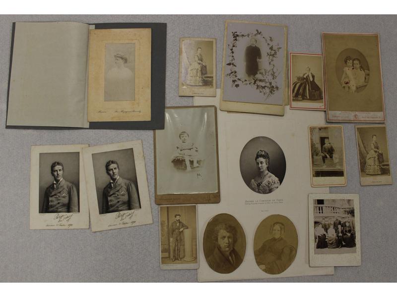 LOT DE PHOTOS au format carte de visite ou...