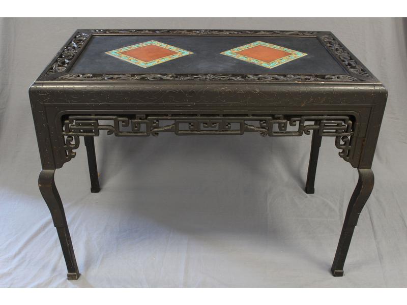 TABLE DE BUREAU de style indochinois en bois...