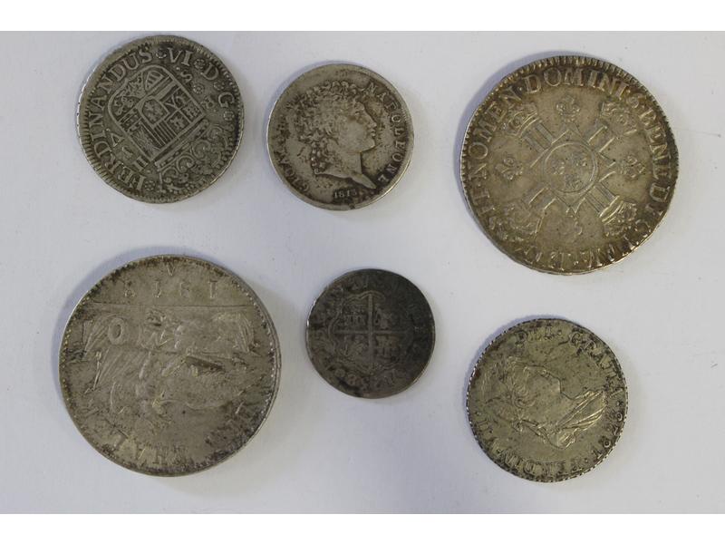 LOT DE 6 MONNAIES anciennes en argent co...