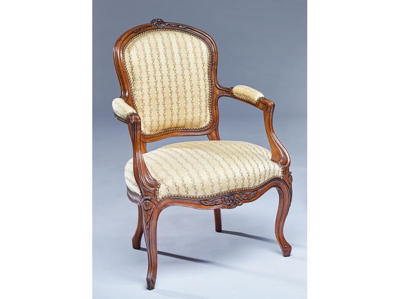 FAUTEUIL à dossier violoné cabriolet en hêtre...
