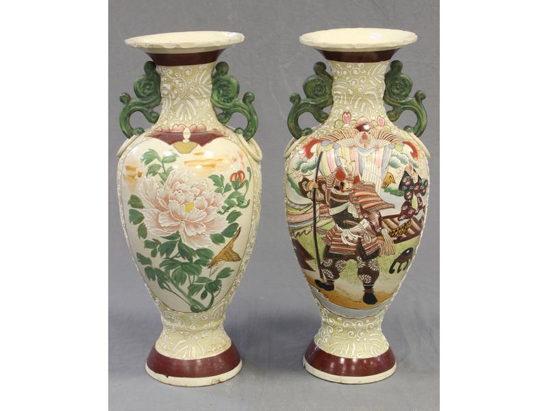 PAIRE DE GRANDS VASES balustres en grès émaillé...