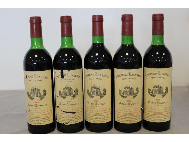 5 Blles CH. LANESSAN Haut-Médoc 1982