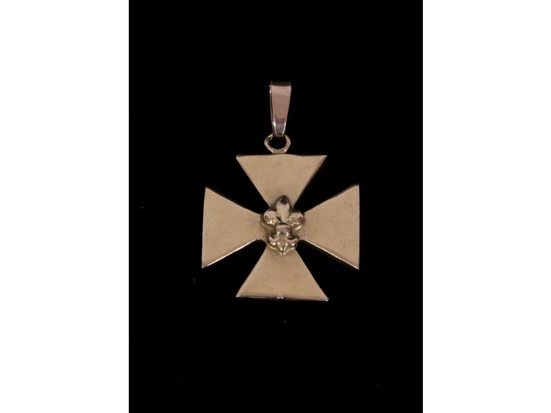 PENDENTIF CROIX type commanderie ornée d'une...