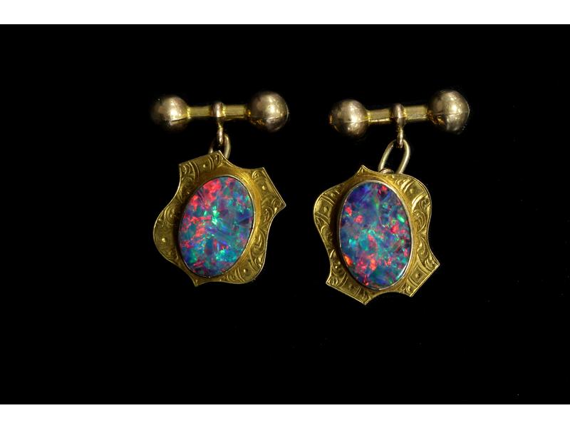 PAIRE DE BOUTONS DE MANCHETTES en or (9K)...