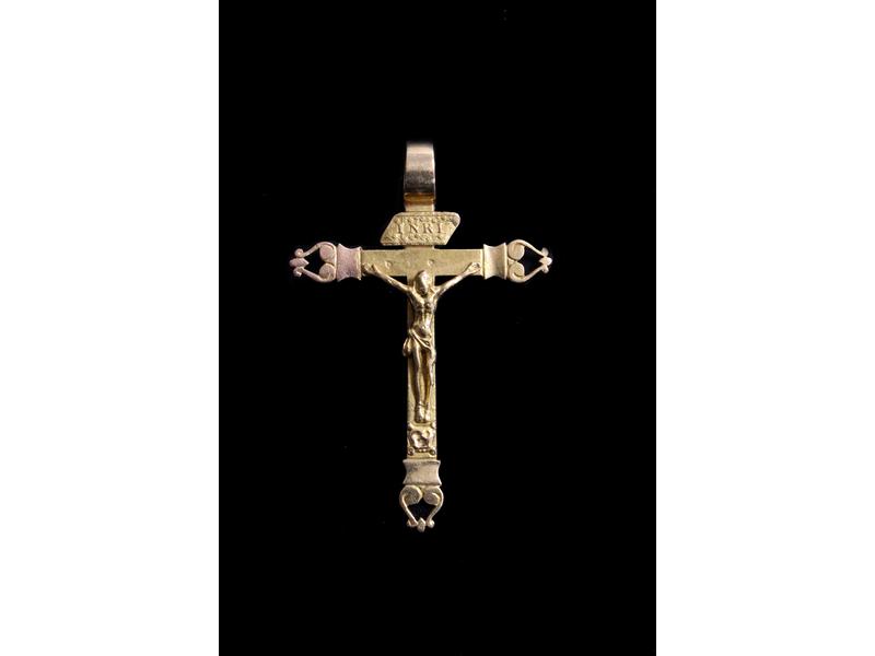 PENDENTIF en crucifix en or jaune (18K)
