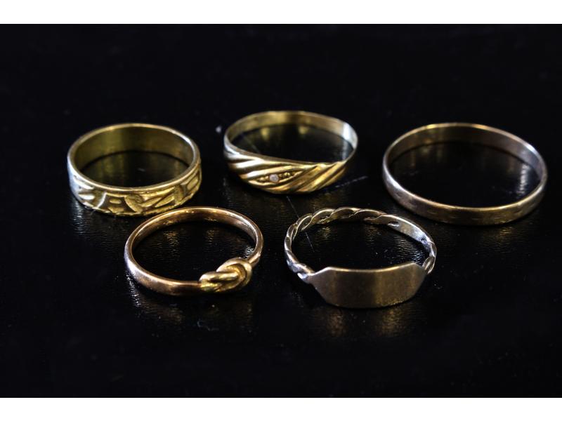 LOT DE DEBRIS D'OR (18K) comprenant deux...