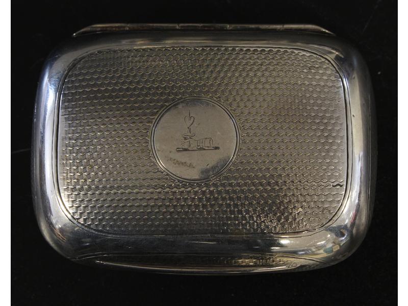 PORTE-SAVON probablement en argent godronné...