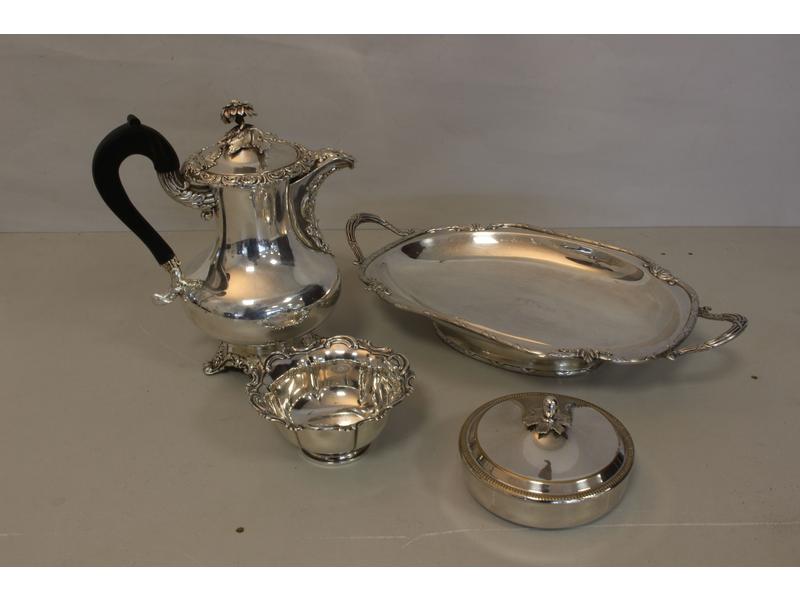 LOT DE METAL ARGENTE comprenant: