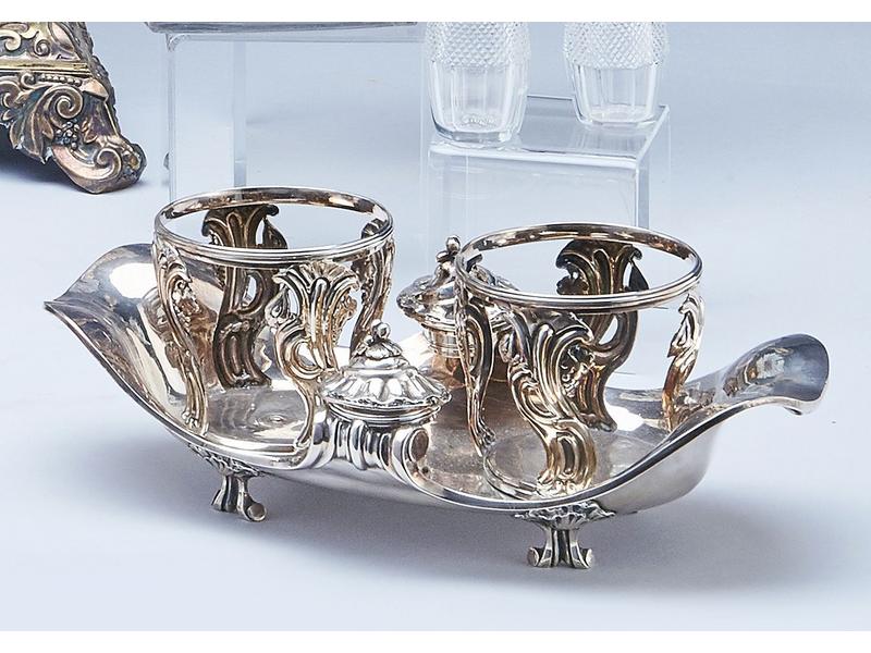 HUILIER-VINAGRIER en argent de forme navette...