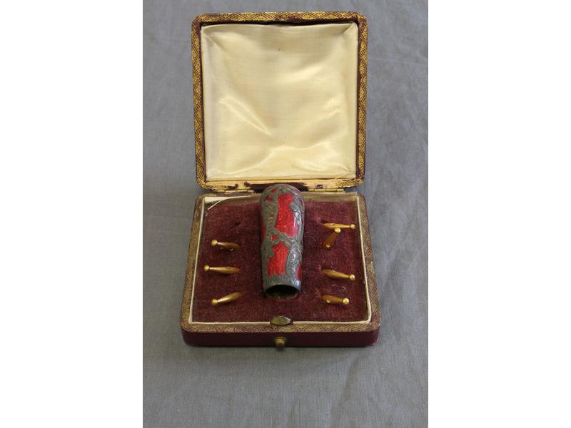 MANCHE D'OMBRELLE en argent et émail guilloché...