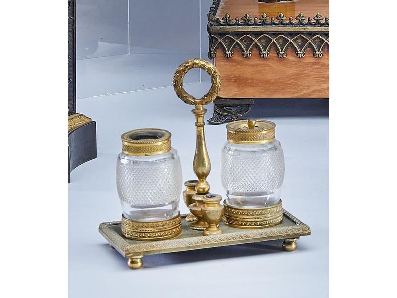 PETIT ENCRIER en cristal et bronze doré à...