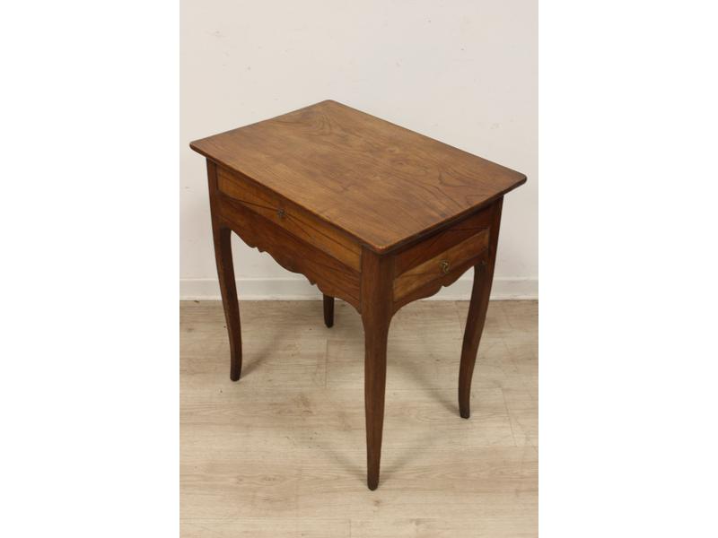 PETITE TABLE D'APPOINT en merisier marqueté...