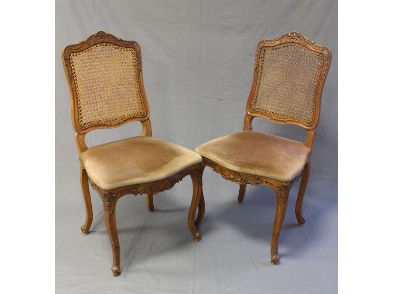 PAIRE DE CHAISES à dossier plat, cannées,...