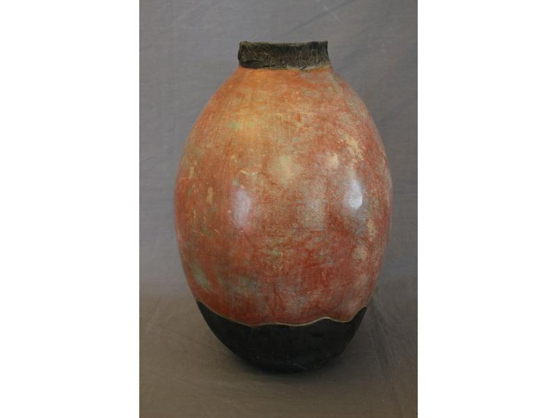 VASE ovoïde à col en terre cuite émaillée...