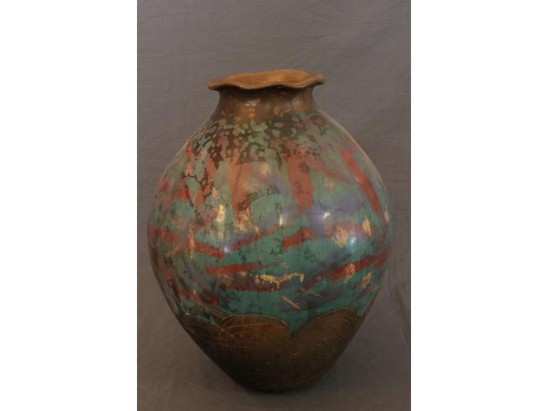 VASE ovoïde à col corolle en terre cuite...