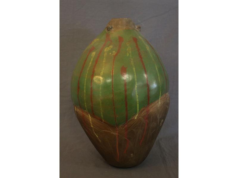 GRAND VASE ovoïde à petit col en terre cuite...