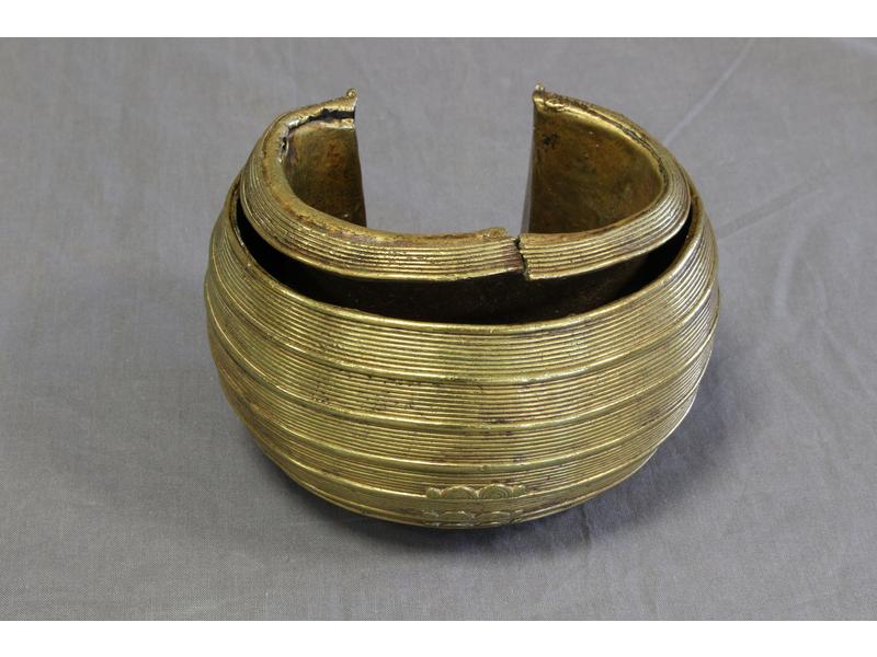 IMPORTANT BRACELET DE CHEVILLE en cuivre...