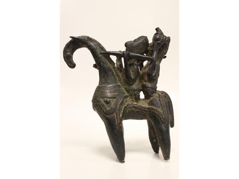 SCULPTURE d'un cavalier Peuhl avec serviteur...