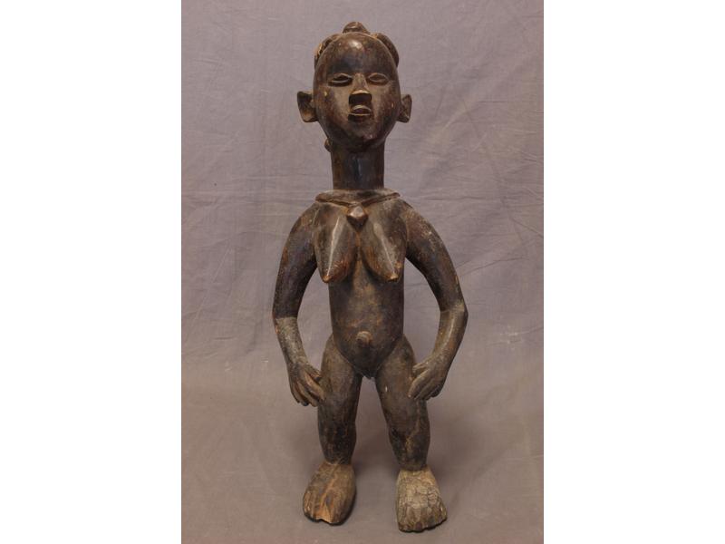 STATUETTE FEMININE en bois sculpté, nombril...