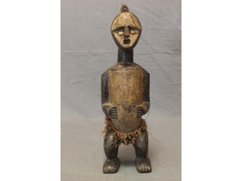 STATUETTE en bois sculpté à deux patines,...