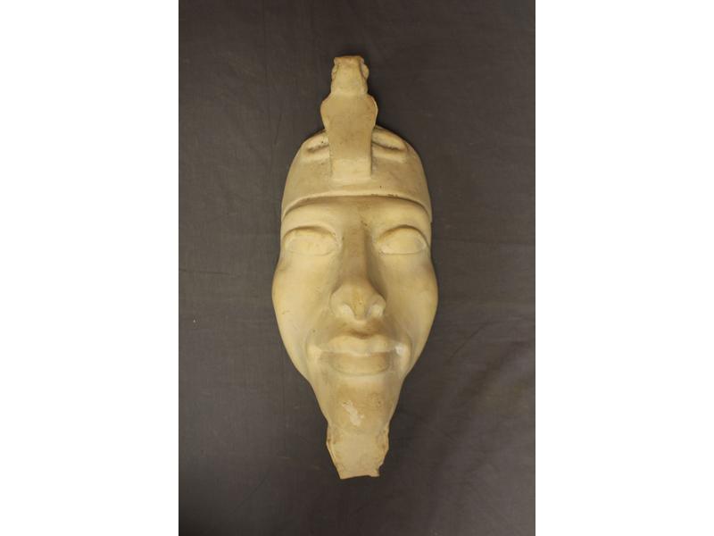 MASQUE D'AKHENATON en plâtre.