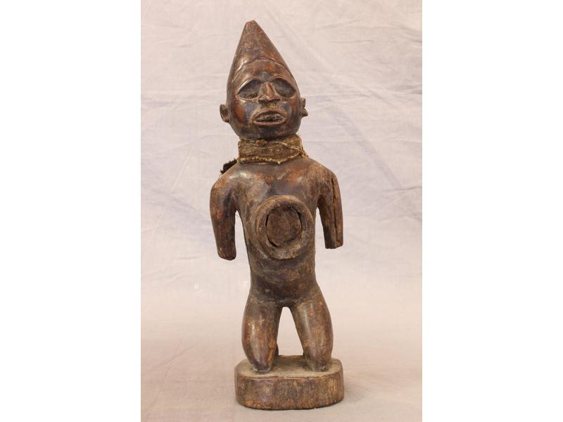 STATUETTE FETICHE en bois sculpté patiné,...