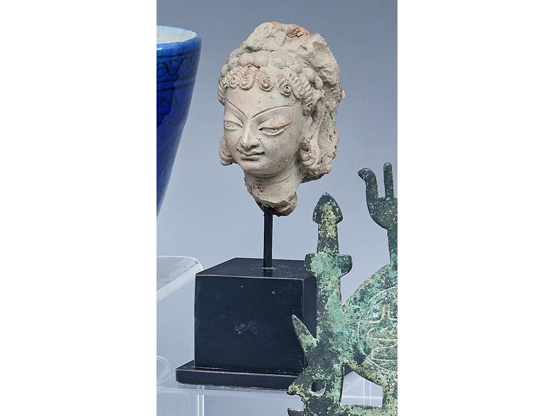 TÊTE féminine en terre cuite sculpté et ...