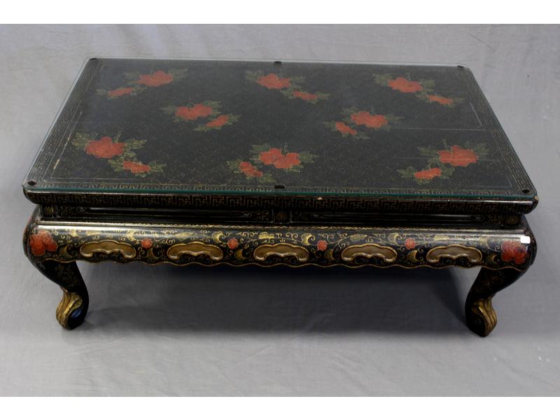 TABLE BASSE rectangulaire en bois sculpté...
