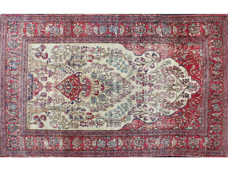 TAPIS en laine à décor de mirhab en beige...