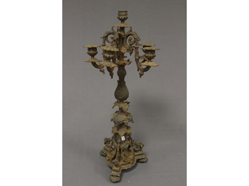 GRAND CANDELABRE à six lumières en bronze...