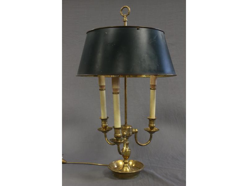 LAMPE BOUILLOTTE en métal doré, abat-jour...