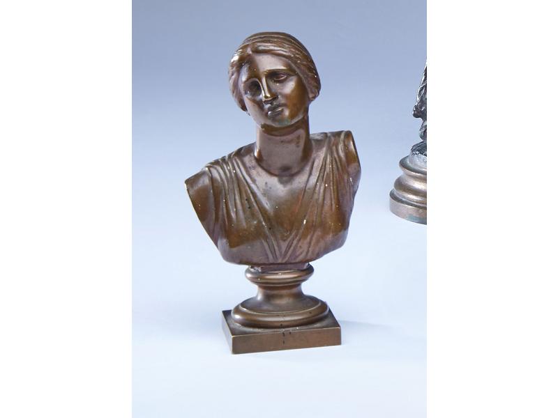 BUSTE DE FEMME A l'ANTIQUE
