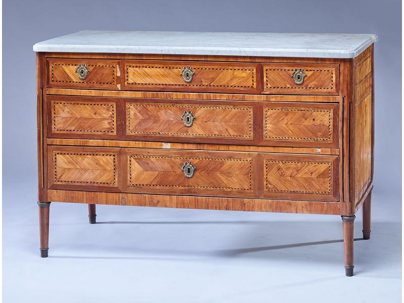 COMMODE rectangulaire en marqueterie de frisage,...