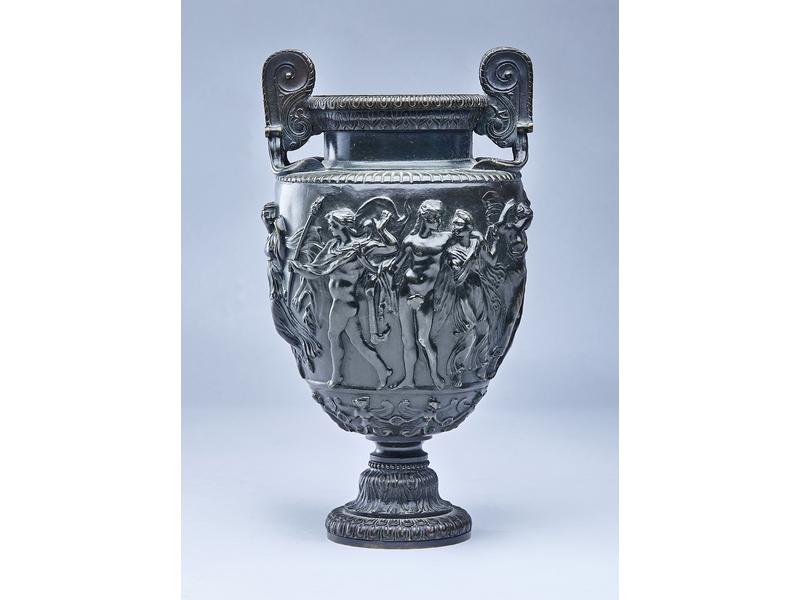 VASE balustre en bronze patiné de style antique,...