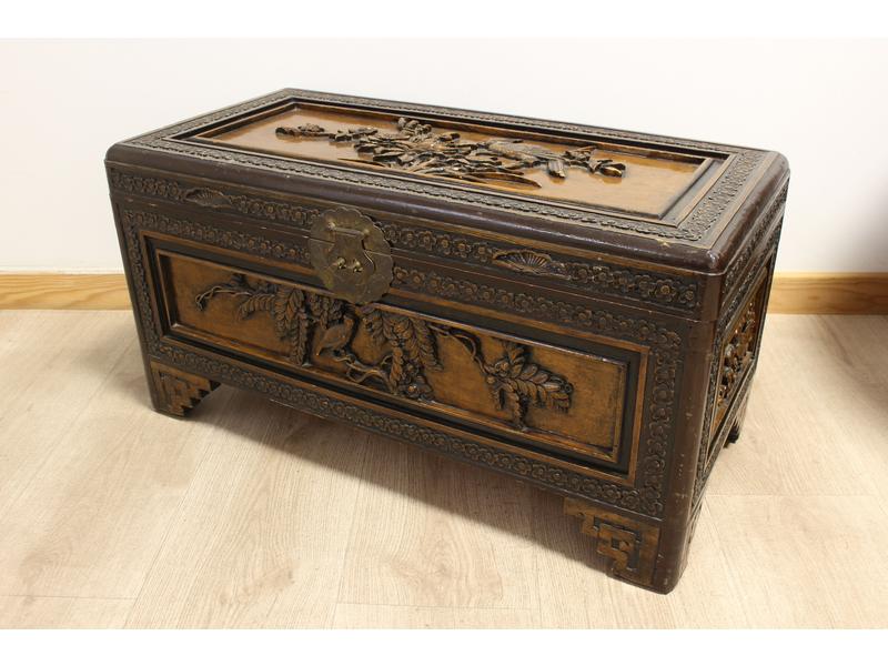 PETIT COFFRE rectangulaire en bois exotique...