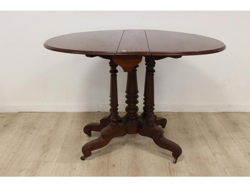 TABLE ovale en acajou et placage d'acajou...